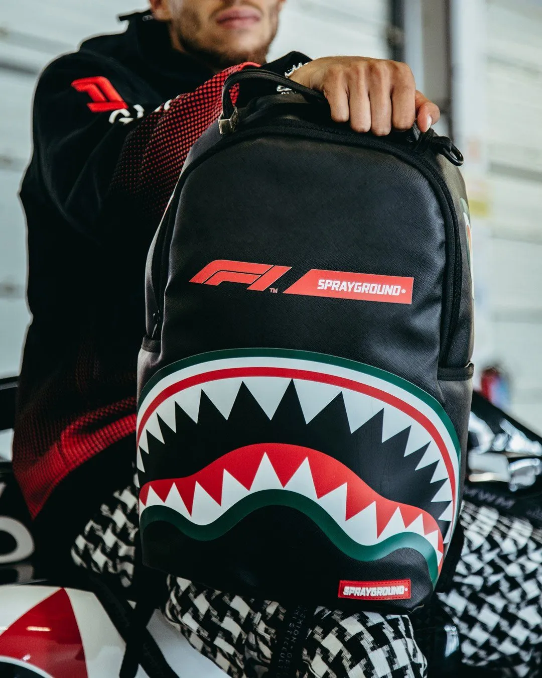 Sprayground Backpack FORMULA 1 OFFICIAL RACE TEAM BACKPACK (DLXV) Black